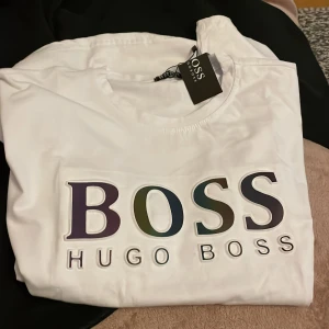Hugo boss T-shirt  - Fick 2 st i julklapp så säljer nu den andra Betalning sker via Swish 
