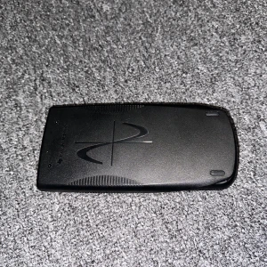 Texas TI-82 grafräknare - Helt oanvänd grafräknare (togs ut från box och aldrig använts), du nypris:750kr, säljes pågrund av ingen användning och ligger där bara.  Kan fraktas