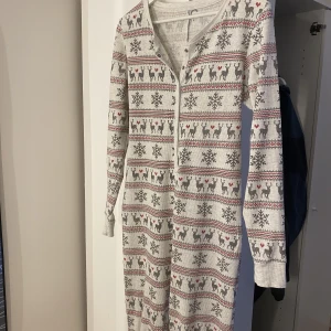 Julpyjamas - Så fin jumpsuit/pyjamas från Cubus 🫶🏼