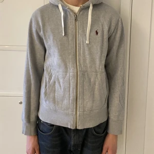 Ralph lauren Hoodie M - Grå hoodie från Ralph Lauren i storlek M