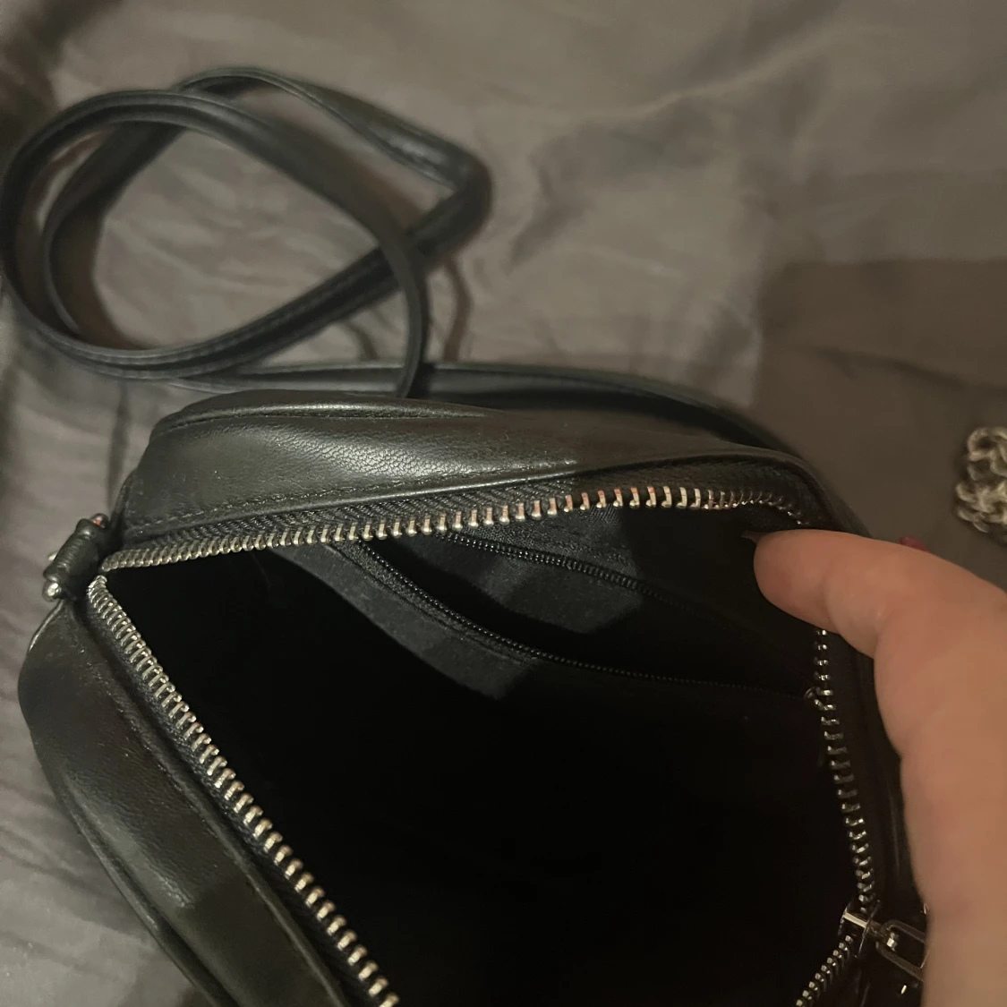 Svart väska  - 90