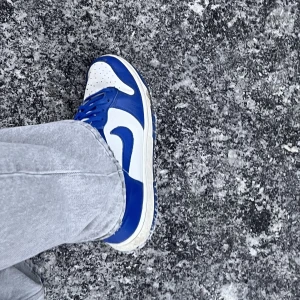 dunk high - intressekoll. köpta på plick och 2 sista bilderna är från förra säljaren. priset är inkl. frakt, kan sänka