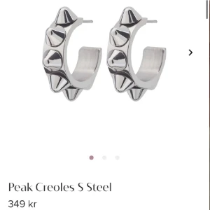 Peak creoles s silver  - Edblad örhängen, peak creoles s silver❤️helt nya, säljer för jag fick i julklapp men har redan likadana❤️‍🔥❤️‍🔥kan posta i mötas upp i sthlm (frakt13kr) 