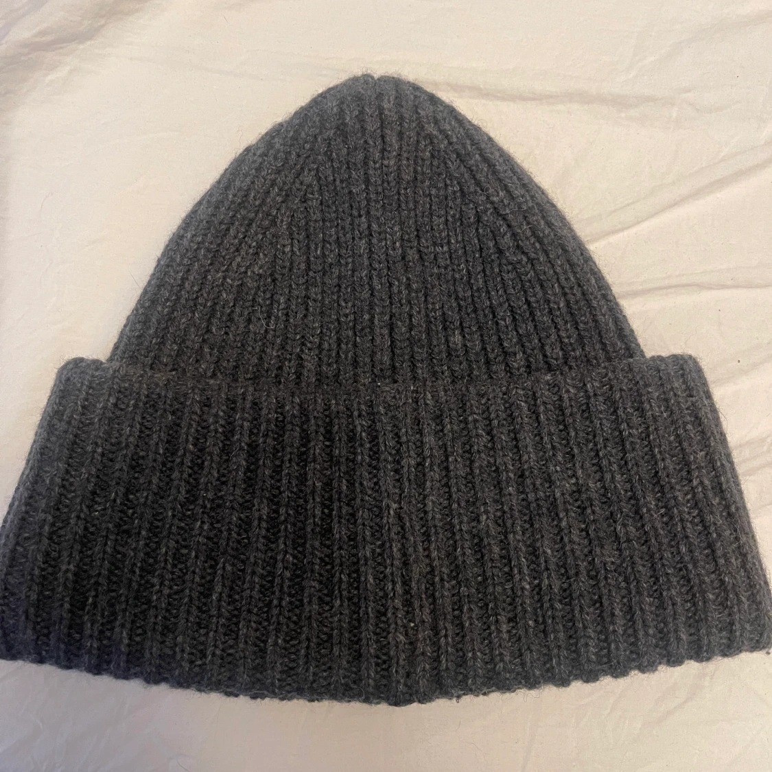 Acne mössa - 90