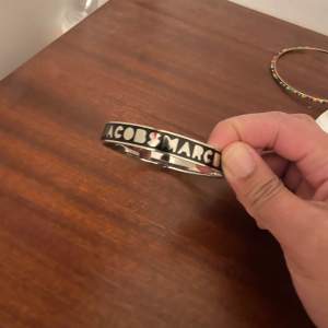 Äkta armband från marc jacobs i toppenskick ✨köpare står för frakt