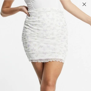 ASOS kjol - Jätte söt ASOS kjol, aldrig använd💗