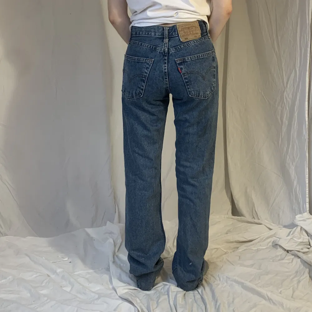 Midja-72, innerbenet-86cm  . Jeans & Byxor.