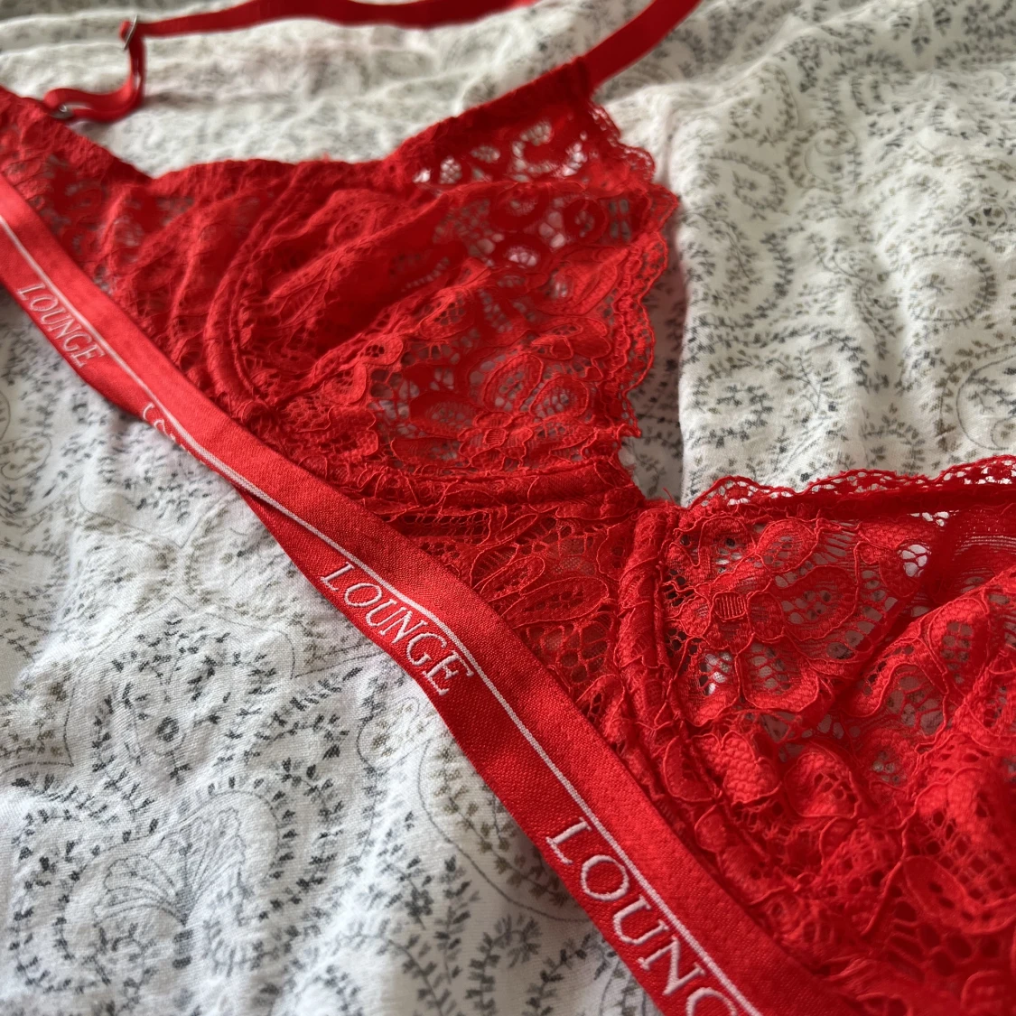 Oanvänt rött lounge set  - 90