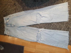 Jeans - Ljusblå jeans i gott skick