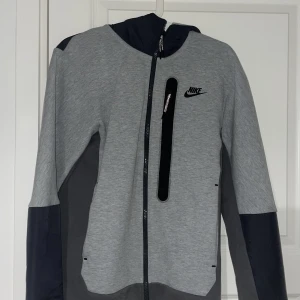 Nike tech  - Nike tech överdel 