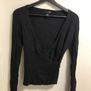 Omlott tröja  - I strl M