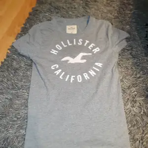 T-shirt från Hollister