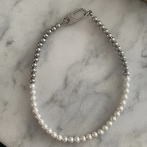 vitaly akoya - fet vitaly pärlhalsband använt några ggr men i nästan nyskick  45 cm långt