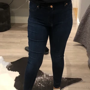 Skinny jeans storlek 29  - Skinny mid Waist jeans storlek 29 stretchiga 