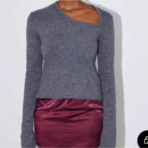 Stickad tröja - Säljer min jätte fina stickade tröja från LeGer, jätte fint skick. Strl 38 men passar mer 36/34