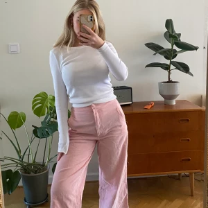 Manchesterbyxor  - Manchesterbyxor från nakd! Superfina och söta 💖💖 storlek 34 men passar mig bra som är en 36 vanligtvis! 