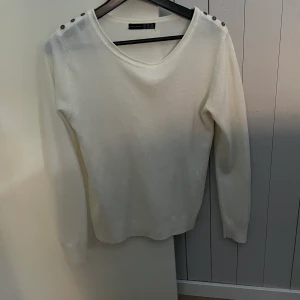 Tröja - Fin tröja, knappt använd strl 10