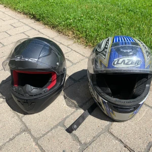 Moppehjälmar - 2 st mopedhjälmar Svarta: LS1, storlek S Andra: Storlek L  Båda för 600kr, endast svarta för 400 och den andra för 150