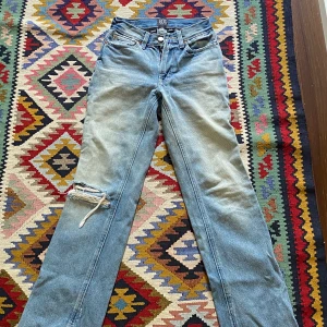 Urban outfitters bootcut jeans  - Dö coola jeans från UB. Som ska säljas pga flytt. ❤️❤️ 