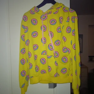 Donut tröja  - Få använd 