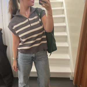 Tröja - Tröja säljs för 300 kr från Zara