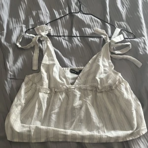 Shein Volangtopp - Volangtopp från shein, skitkattig