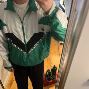 Retro Puma Jacka - Snygg retro puma Jacka Storleken är L men den passar ändå ungefär alla!