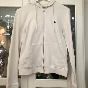 Lacoste tröja - En tjocktröja från Lacoste, fint skick💞