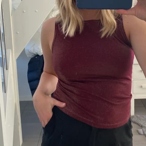 Glitter linne - Lila glitter linne köpt vintage🥰 Stl M!!