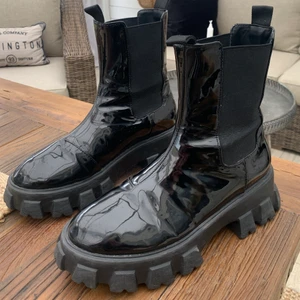 Boots - Boots från Nelly, storlek 38, fint skick! Köparen står för frakt 