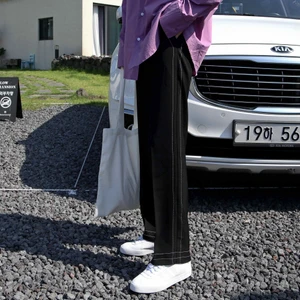 Snygga raka kostymbyxor - Säljer nu mina jättesnygga kostymbyxor! Kommer i ett väldigt skönt och luftigt material som passar perfekt till lite varmare väder. Storlek: M | Mått: Längd: 95cm Midja: 37cm 🍃