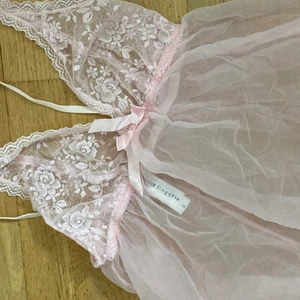 fint ’’linne’’😉  - säljer detta ’’linne’’ från ginatricot! Köparen står för frakt och köpt är köpt!