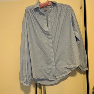 skjorta storleken 36 - skjorta använda 3-5 gånger skön till sommaren 