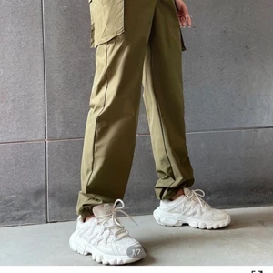 Cargo pants - Säljer dessa för de är för stora