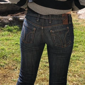 Y2k jeans - Jätte snygga jeans ifrån Miss Sixty som tyvärr inte kommer till användning! Dom är i storlek 27, skriv om du har frågor eller vill se fler bilder✨💕
