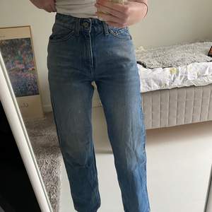 jeans från tiger of sweden, är ankellängd på mig som är 160