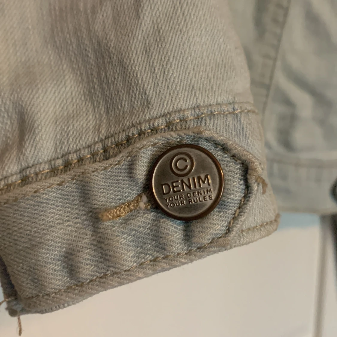 Jeans jacka med mjukis armar och luva - 91