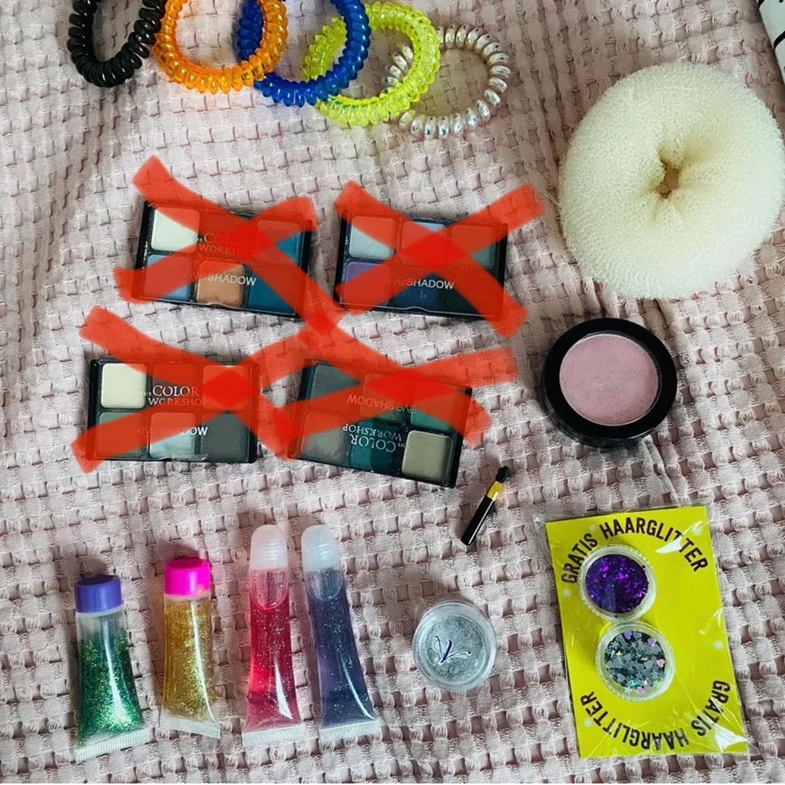 Ăgonskugga, blush, glitter och merđ„°