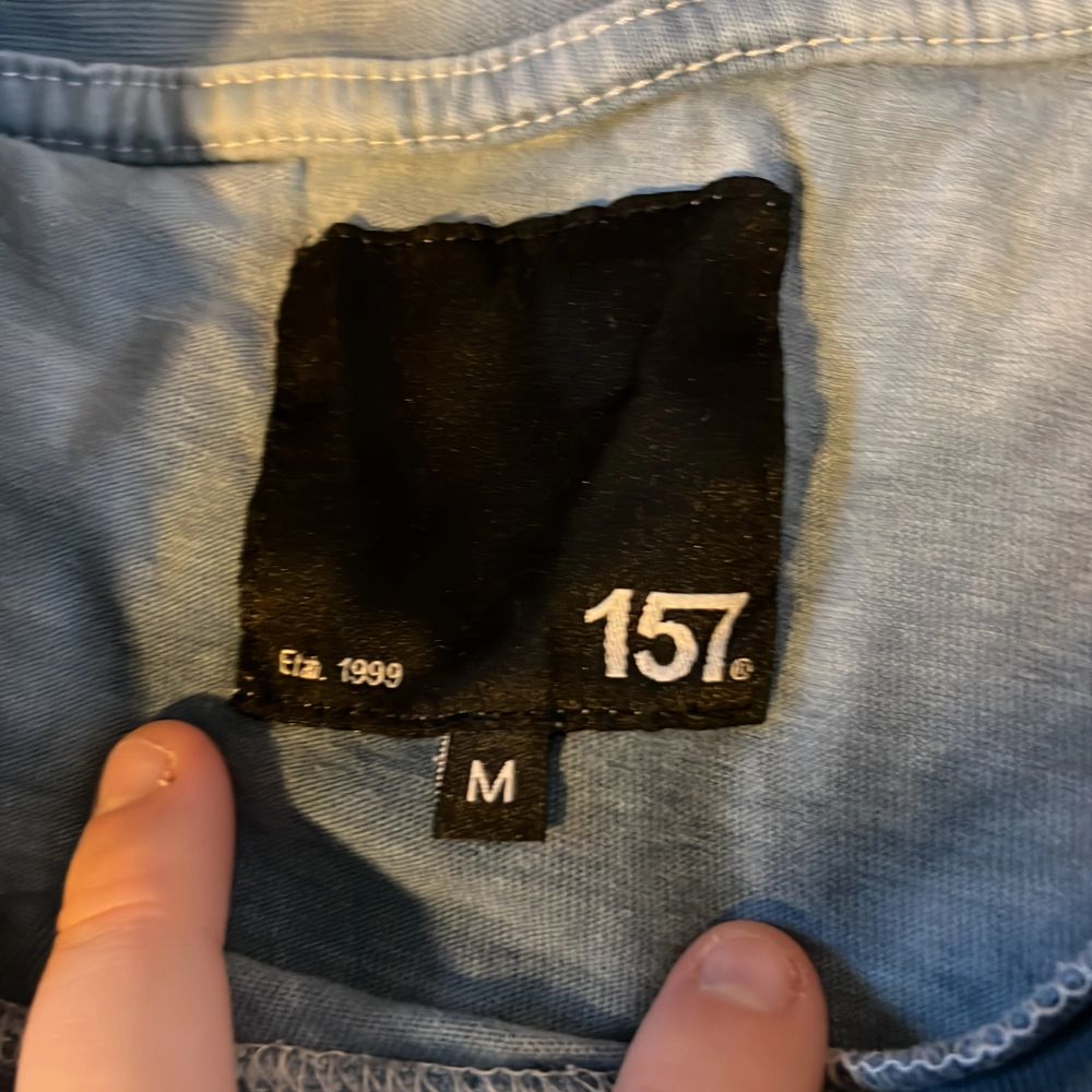 Från Lager 157 som ni ser och det är i storlek M , glömt av att jag har den och vill gärna sälja den då den inte kommer till användning  nå mer . T-shirts.