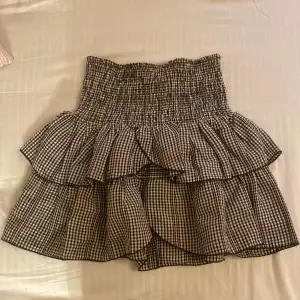 Rutig volang kjol från neo Noir