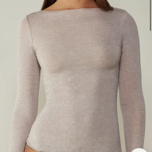 Intimissimi - Säljer denna då den ej kommer till användning! Samma som första bilden fast glittrig! 