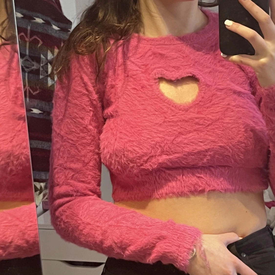 Tröja med hål format som ett hjärta  - 90