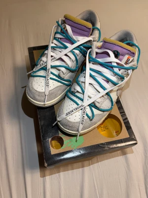 Off White dunk lot36 - EUR 42  8/10 skick  Pris kan diskuteras vid snabb affär. Har inget kvitto på dem, men är äkta.