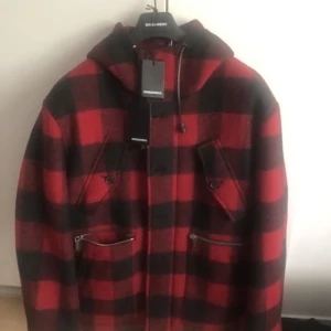 Dsquared2 jacka - Oanvänd vinter/höst/vår parka från dsquared2 