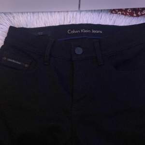 Tajta Calvin Klein jeans som jag aldrig använt, gillar ej tajta jeans!