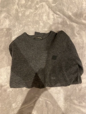 Acne - Fin acne tröja, nästan oanvänd, nypris är 2600