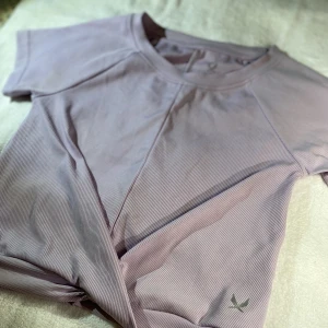 Tränings-tröja SOC - Bara använd några fåtal gånger, men fortfarande i bra skick! Från SOC och köpt på stadium.