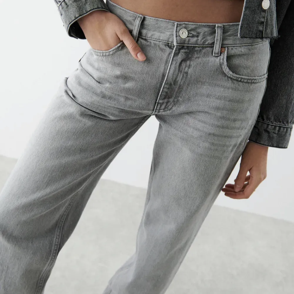 Low waist jeans från Gina tricot i storlek 36!. Jeans & Byxor.