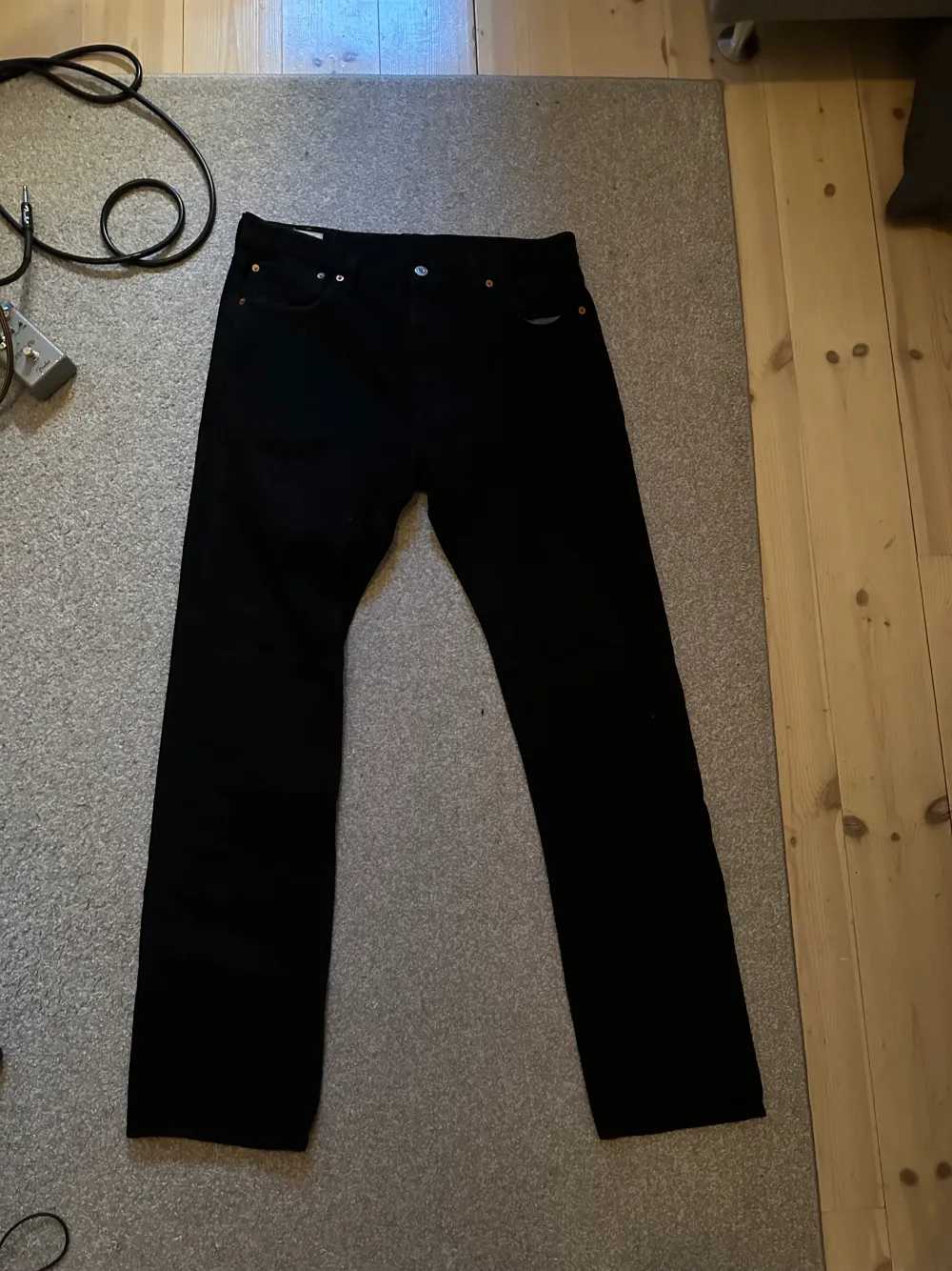 Vanliga svarta Levis 501, aldrig använda. Straight leg och baggy. Storlek 34/34. Jeans & Byxor.