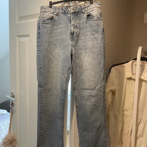 Jeans  - Jeans från Vero Moda, storlek 28/30. Endast använda en gång. 